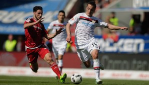 Baumgartlinger im Duell mit Mathew Leckie