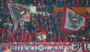 Die Fans des ÖFB-Teams protestieren.