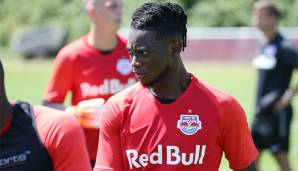 Red Bull Salzburg verlängerte den Vertrag mit Gideon Mensah um fünf Jahre.