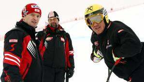 Hermann Maier mit den Trainern Andreas Evers (ganz links) und Rainer Gstrein.