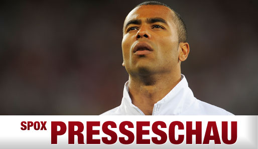 Ashley Cole flirtete kurz vor dem Spiel lieber mit einem Hobby-Model als sich auf die WM zu konzentrieren