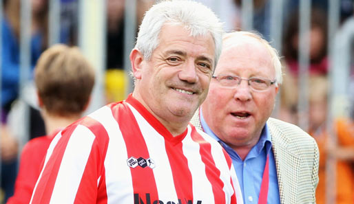 Zwei Mitspieler der Republik Fussball durften Kevin Keegan (l.) treffen