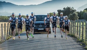 Das TEAM SPORT FOR GOOD begleitet von der Mercedes-Benz V-Klasse beim Training