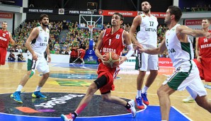 Alexey Shved (M.) steigt durch seinen Wechsel zum bestbezahlten Spieler außerhalb der NBA auf