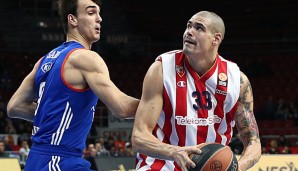 Maik Zirbes dominierte - doch dann kam ihm Dario Saric (l.) dazwischen