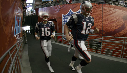 Tom Brady und Backup Matt Cassel machen sich auf den Weg