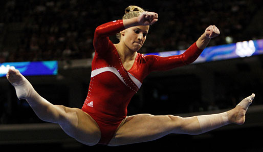 In Peking hatte Alicia Sacramone nicht viel zu lachen. Sie fiel vom Barren, das kostete den US-Mädels Gold