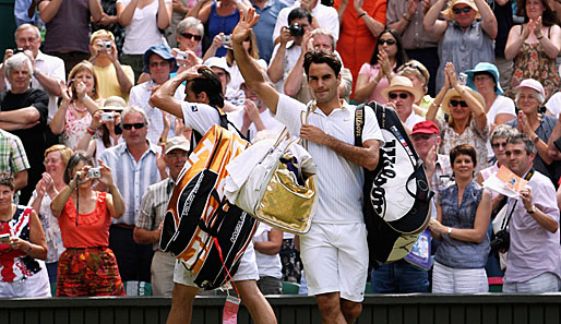 Am Ende gab es Standing Ovations für die Protagonisten. Hass dürfte nicht zu enttäuscht sein und Federer will am Sonntag Tennis-Geschichte schreiben