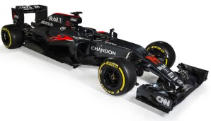 Hui, was ist das? Ein McLaren-Honda, eindeutig. Aber was sollen diese Luftleitbleche auf der Nase. Und warum ist die so radikal kurz?