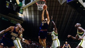 1994: Nuggets (8) - SuperSonics (1) 3:2 - Der erste Upset eines No.-8-Seeds beförderte Detlef Schrempf und die 63-Siege-Sonics aus den Playoffs, weil Denver nach zwei Pleiten zum Start noch das für unmöglich gehaltene Wunder gelang