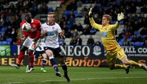 Bei den Bolton Wanderers flog nicht nur Ex-United-Keeper Ben Amos motiviert durch den Strafraum - auch der Traditionsverein flog mit 19 Punkten Rückstand hochkant aus der Liga