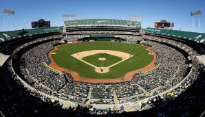 Alameda County Coliseum in Oakland: Die von den Raiders und Athletics gleichermaßen ungeliebte Spielstätte soll schon lange ersetzt werden. Doch es finden sich nur schwer Alternativen