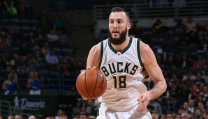 Miles Plumlee (RFA) hat sich mit den Bucks auf ein neues Arbeitspapier im Wert von 52 Mio. Dollar geinigt. Der Vertrag läuft über vier Jahre