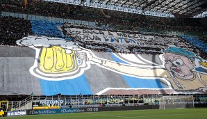 Weiter geht's mit Italien, um genauer zu sein das Derby zwischen Inter und Milan. Recht hübsch, was Inters Fans auf die Beine stellten...