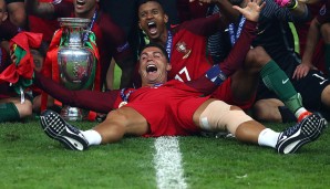 Platz 1, Cristiano Ronaldo: 2016 war Ronaldos Jahr! CR7 gewann mit Real Madrid die Champions League und setzte sich dann im Juli Europas Krone auf: Mit Portugal wurde er Europameister