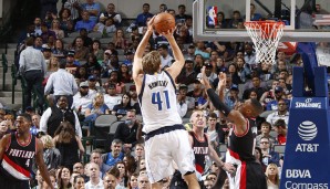 Platz 14: Dirk Nowitzki hat Peja Stojakovic überholt. Der Dirkster traf in seiner Mavs-Karriere bisher 1.762 Dreier (Stand: 14.03.2017)