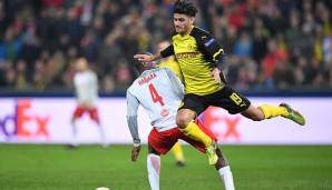 2017/2018: Mo Dahoud - 21 Jahre - Nach starker Saison bei Borussia Mönchengladbach schlug der BVB im vergangenen Sommer zu und sicherte sich Dahouds Dienste bis Sommer 2022. Nach einiger Anlaufphase etablierte sich Dahoud zuletzt im Mittelfeld des BVB.