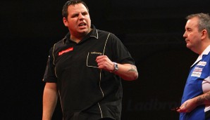 Gemeinsam mit seinem Schützling Adrian Lewis holte Taylor satte vier Mal den World Cup of Darts. Ach ja, auch das ist natürlich eine Bestmarke