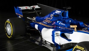 Hinten hat der Sauber wieder eine große Finne. Dadurch wird der Luftstrom zum tieferen Heckflügel beruhigt