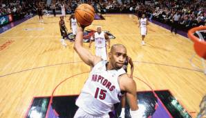 Dieser Trade schockte ganz Kanada: Der frühere Publikumsliebling Vince Carter wurde an die New Jersey Nets abgegeben. Im Gegenzug erhielten sie u.a. den alternden Alonzo Mourning, Erc Williams und Picks.