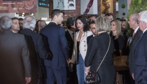 Zur offiziellen Umbenennung gab sich die Lokalprominenz die Klinke in die Hand, Georgina Rodriguez begleitete Cristiano Ronaldo