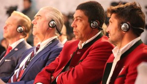 Auch die neuen Markenbotschafter Giovane Elber und Bixente Lizarazu waren bei der Zeremonie vor Ort. Die beiden treten künftig in die Fußstapfen von Paul Breitner