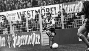 Platz 12 - 92 Tore in 242 Spielen: Der Halb-Niederländer WILLI "ENTE" LIPPENS dribbelte und traf für Rot-Weiß Essen und Borussia Dortmund.