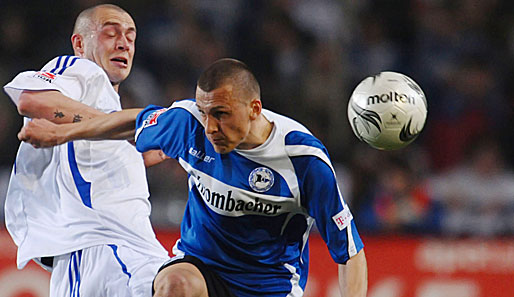 Von Absteiger Arminia Bielefeld kommt Robert Tesche (r.) zum HSV