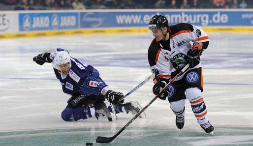 Brett Engelhardt (l.) fehlt den Hamburg Freezers mit einem Mittelfußbruch