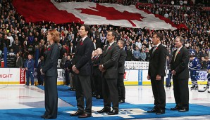 Brendan Shanahan (2 v.l.) wurde mit drei weiteren Idolen in die Hall of Fame aufgenommen