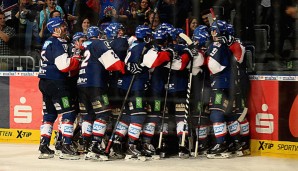 Die Adler aus Mannheim gewannen 5:4 gegen die Grizzly Adams aus Wolfsburg