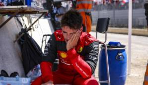 Charles Leclerc parkte seinen Ferrari in Le Castellet in der Streckenbegrenzung.