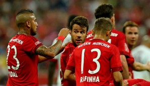 Juan Bernat (M.) brachte den FC Bayern gegen Milan in Führung