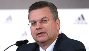 Reinhard Grindel setzt sich für die Abschaffung von Kollektivstrafen für Fangruppierungen ein