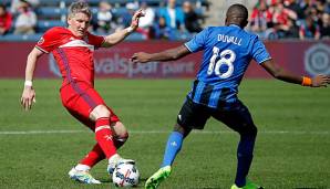 Bastian Schweinsteiger im Zweikampf gegen Montreal