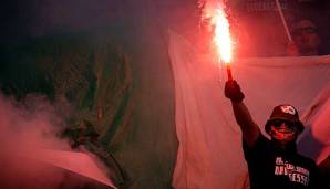 Fans des VfL Wolfsburg zündeten in Leverkusen Pyrotechnik.