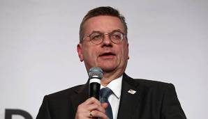 DFB-Boss Reinhard Grindel übt erneuert Kritik an eSports.