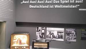 17 erhalte Minuten aus dem Endspiel 1954 laufen in Dauerschleife, kommentiert von Herbert Zimmermann.