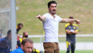 Nuri Sahin gibt im Testspiel gegen BVB II lautstark Anweisungen von der Seitenlinie.