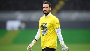 ROMAN BÜRKI: Den Schweizer könnte es trotz geplatztem Transfer zur AS Monaco in die Ligue 1 ziehen. Laut dem Schweizer Blick zeigt Olympique Marseille Interesse am 30-Jährigen. Demnach habe OM bereits ein erstes Angebot beim BVB hinterlegt.