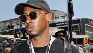 Seine Sonnenbrillenmarke "JB by Jerome Boateng", die hochwertige Designerbrillen vertreibt, gibt es dafür noch. Kein Wunder, dass Boateng von der Zeitschrift GQ zum Best Dressed Man 2015 und Man of the Year 2016 gekürt wurde.