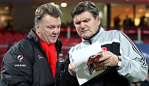 Zwei Fußball-Lehrer-Größen unter sich: Louis van Gaal und Hans Meyer (rechts)