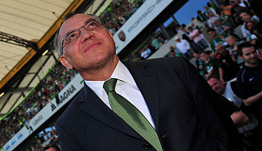 Felix Magath gewann mit Wolfsburg die Meisterschaft und will jetzt die Schale nach Schalke holen