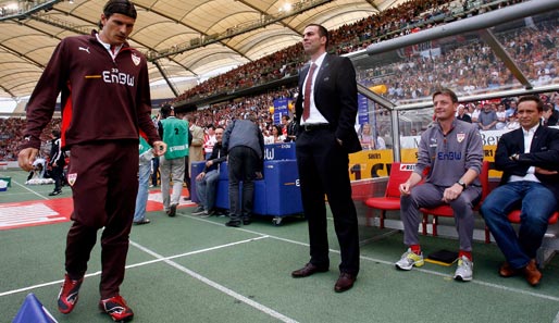 Mario Gomez (l.) erzielte in 150 Spielen für Stuttgart starke 87 Tore und gab 24 Vorlagen