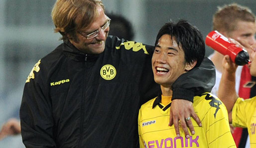 Jürgen Klopp (l.) mit einem seiner Gewinner der noch jungen Saison: Shinji Kagawa