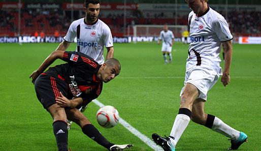 Eren Derdiyok (l.) kam 2009 vom FC Basel zu Bayer Leverkusen