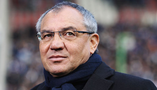 Felix Magath vom FC Schalke 04 greift nach dem 0:5-Debakel rigoros durch