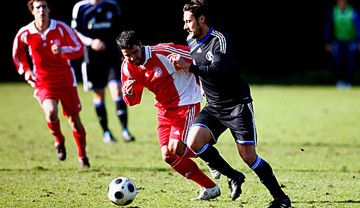 Albert Streit (r.) wurde bei Schalke 04 wegen eines Vorfalls im Training entlassen