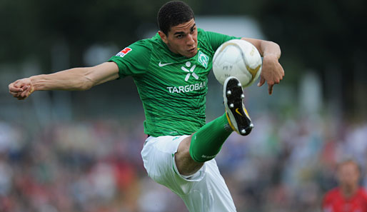 Werders Innenverteidiger Leon Balogun hat sich im Training am Knie verletzt