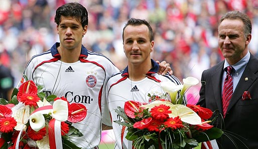 Karl-Heinz Rummenigge 2006 bei der Verabschiedung von Michael Ballack (l.) und Jens Jeremies